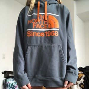 north face hoodie <3